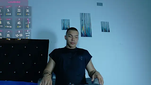 adriel escalante online show from 04-24-26, 02:02