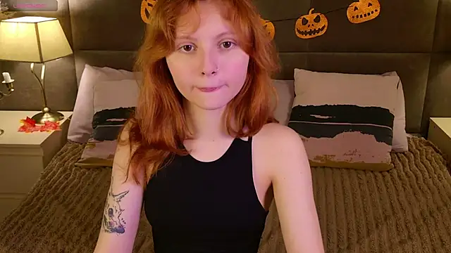 Snapshot of AlisHanson chatting on 10-16-25, 02:03 AlisHanson online show from 10-16-25, 02:03