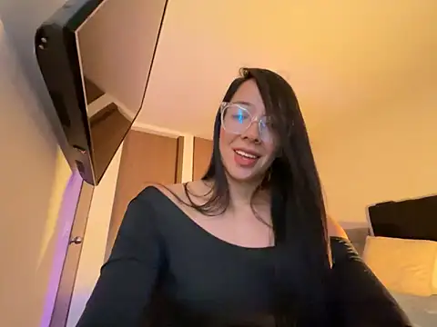 Snapshot of gaby_wild_fire chatting on 10-10-25, 04:30 gaby wild fire online show from 10-10-25, 04:30