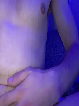 Snapshot of Immerhartundgeil chatting on 10-11-25, 01:06 Immerhartundgeil online show from 10-11-25, 01:06