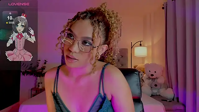 Snapshot of OxanaFedorova1- chatting on 05-28-26, 08:37 OxanaFedorova1- online show from 05-28-26, 08:37