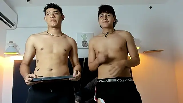 Snapshot of ryan_cum23 chatting on 10-04-25, 12:23 ryan cum23 online show from 10-04-25, 12:23