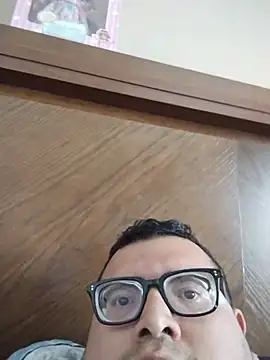 Santiagoqro85 online show from 11-30-25, 08:31