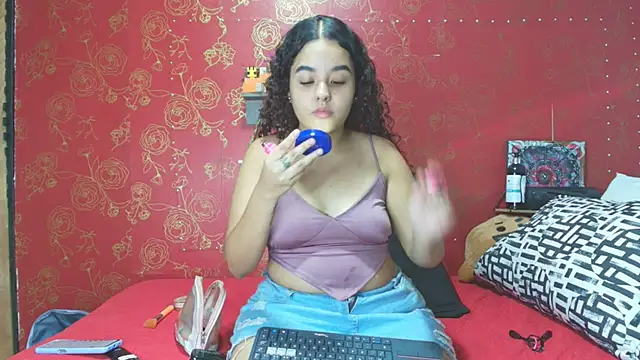 Snapshot of Isis_Bladee chatting on 09-17-25, 03:25 Isis Bladee online show from 09-17-25, 03:25