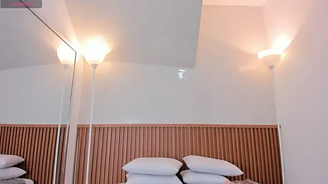 nicol giraldoo online show from 01-10-26, 03:57