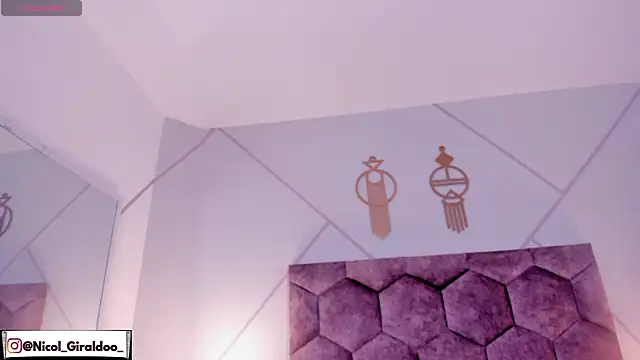 nicol giraldoo online show from 03-26-26, 03:27