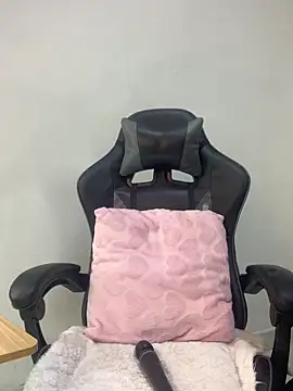 luna brown7 online show from 03-28-26, 07:53