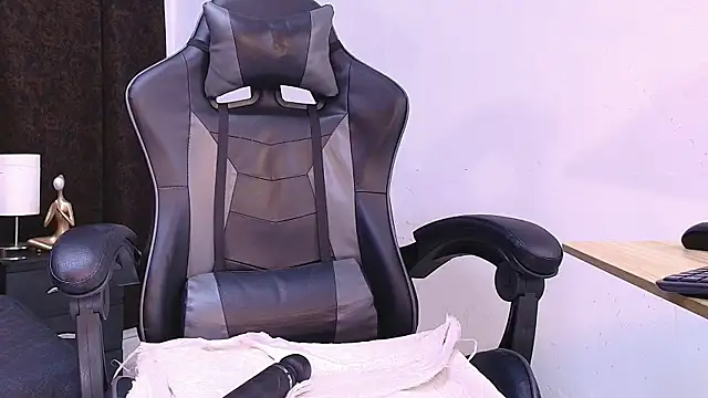 Snapshot of luna_brown7 chatting on 01-18-26, 10:40 luna brown7 online show from 01-18-26, 10:40