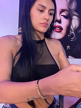 juliana1920 online show from 09-17-25, 05:59