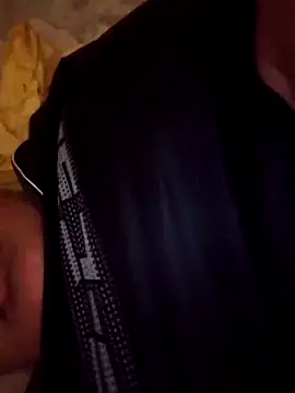 Snapshot of luzmelzinha chatting on 10-10-25, 11:44 luzmelzinha online show from 10-10-25, 11:44