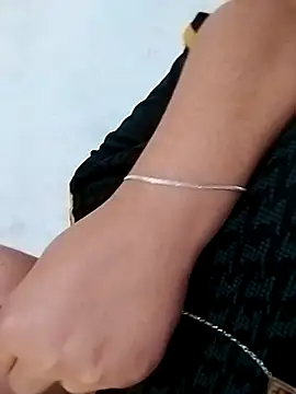 Snapshot of luzmelzinha chatting on 09-22-25, 02:56 luzmelzinha online show from 09-22-25, 02:56