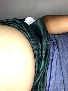 Snapshot of luzmelzinha chatting on 09-30-25, 11:33 luzmelzinha online show from 09-30-25, 11:33