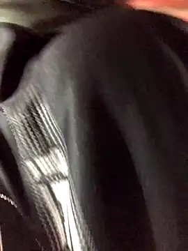 Snapshot of luzmelzinha chatting on 10-04-25, 02:46 luzmelzinha online show from 10-04-25, 02:46