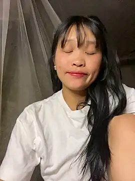 Snapshot of mika-bae chatting on 09-28-25, 03:52 mika-bae online show from 09-28-25, 03:52