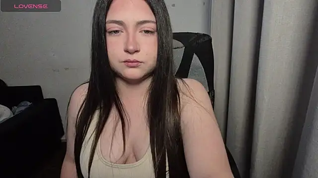 valentinauwu online show from 12-20-25, 01:08