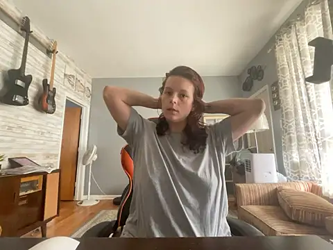 Snapshot of carynn chatting on 09-19-25, 02:21 carynn online show from 09-19-25, 02:21