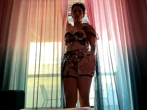 Snapshot of carynn chatting on 10-20-25, 10:54 carynn online show from 10-20-25, 10:54