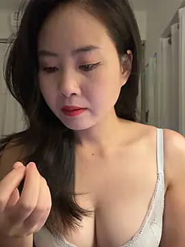 Snapshot of wly2028 chatting on 10-30-25, 12:58 wly2028 online show from 10-30-25, 12:58