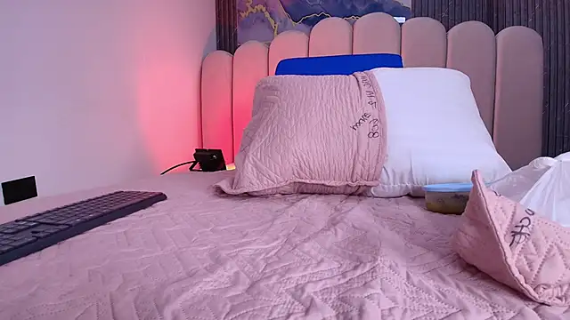 abbyrouss  online show from 12-02-25, 03:07