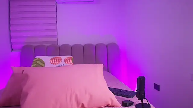 abbyrouss  online show from 11-28-25, 03:07