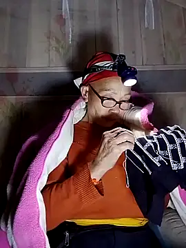 -Xuka-200 online show from 11-28-25, 12:05