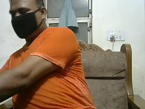 Snapshot of Famit025 chatting on 09-10-25, 06:07 Famit025 online show from 09-10-25, 06:07