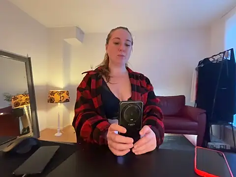 MazySunny online show from 11-30-25, 08:04