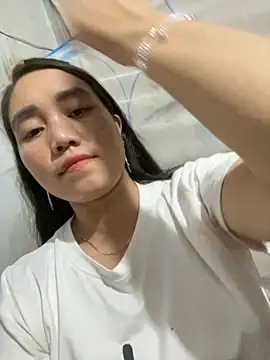 Snapshot of chipp-bong chatting on 09-15-25, 10:59 chipp-bong online show from 09-15-25, 10:59