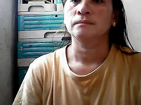 yoursPinayMama1682 online show from 11-25-25, 12:22