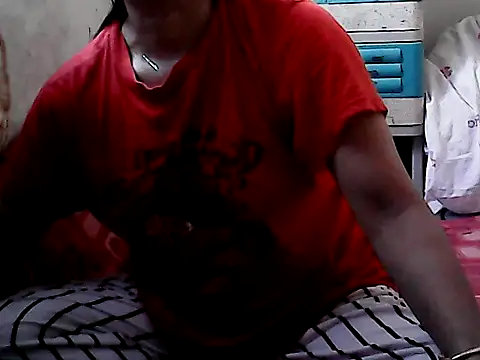 yoursPinayMama1682 online show from 09-25-25, 01:44