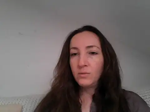 Snapshot of Valessya chatting on 05-13-26, 02:02 Valessya online show from 05-13-26, 02:02