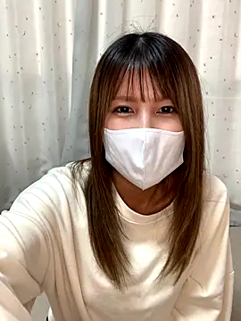 Snapshot of -Hikari-00- chatting on 10-21-25, 01:05 -Hikari-00- online show from 10-21-25, 01:05