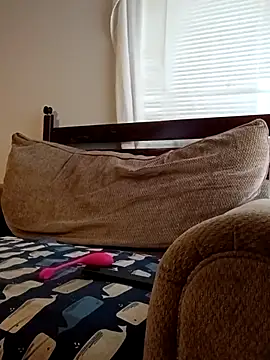 LuvTune online show from 04-10-26, 07:54