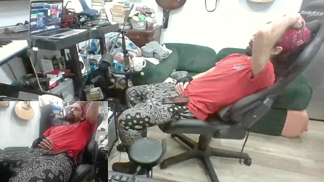 Snapshot of Stringin69 chatting on 02-27-26, 08:25 Stringin69 online show from 02-27-26, 08:25