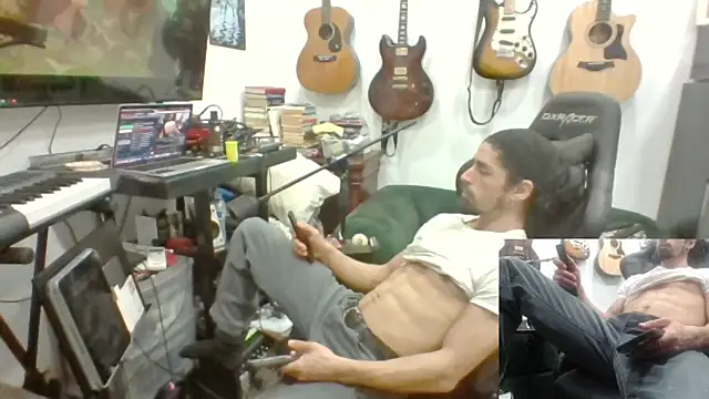 Snapshot of Stringin69 chatting on 02-05-26, 07:37 Stringin69 online show from 02-05-26, 07:37