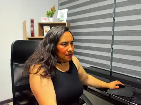 LeilaSmith  online show from 07-01-26, 11:32
