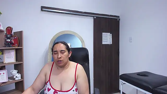 LeilaSmith  online show from 05-15-26, 12:03