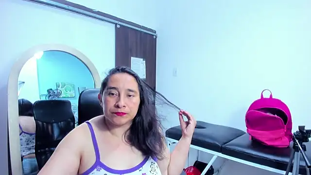 LeilaSmith  online show from 05-11-26, 12:17