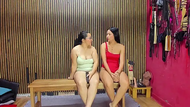 Snapshot of VantablackBDSMShow_ chatting on 02-05-26, 12:45 VantablackBDSMShow online show from 02-05-26, 12:45