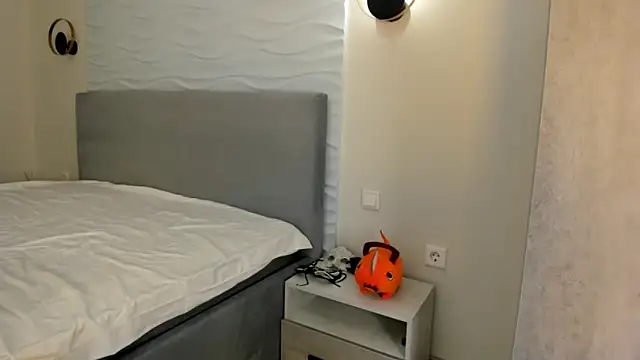 yanyaan online show from 11-15-25, 03:10