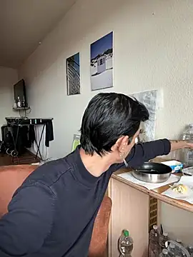 bisexevaa online show from 04-20-26, 09:45