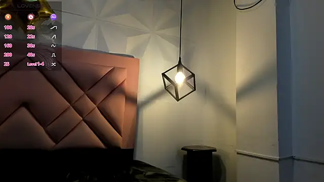 Snapshot of Caroline_daring chatting on 07-12-26, 12:28 Caroline daring online show from 07-12-26, 12:28