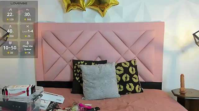 Snapshot of Caroline_daring chatting on 07-11-26, 12:16 Caroline daring online show from 07-11-26, 12:16