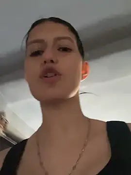 Caroline daring online show from 04-10-26, 07:21