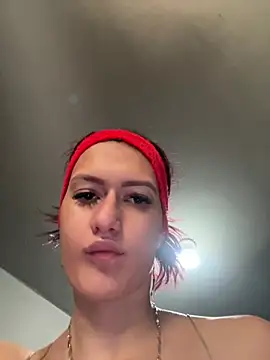 Snapshot of Caroline_daring chatting on 03-02-26, 04:58 Caroline daring online show from 03-02-26, 04:58