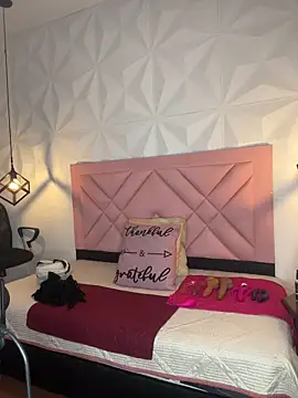Caroline daring online show from 05-24-26, 12:38