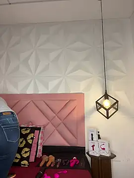 Caroline daring online show from 05-29-26, 12:33