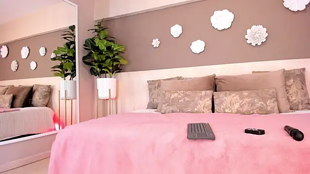 VictoriaShelby online show from 02-14-26, 12:27