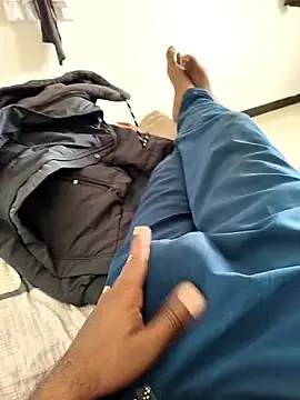 Chanderi19 online show from 11-29-25, 04:56