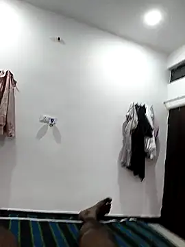 Snapshot of Chanderi19 chatting on 10-08-25, 04:19 Chanderi19 online show from 10-08-25, 04:19